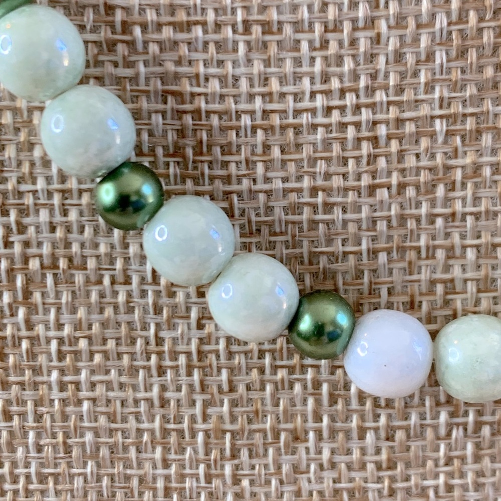 Artisan Made Jade Acrylic Bead Toggle Clasp Necklace - Picture 3 of 4